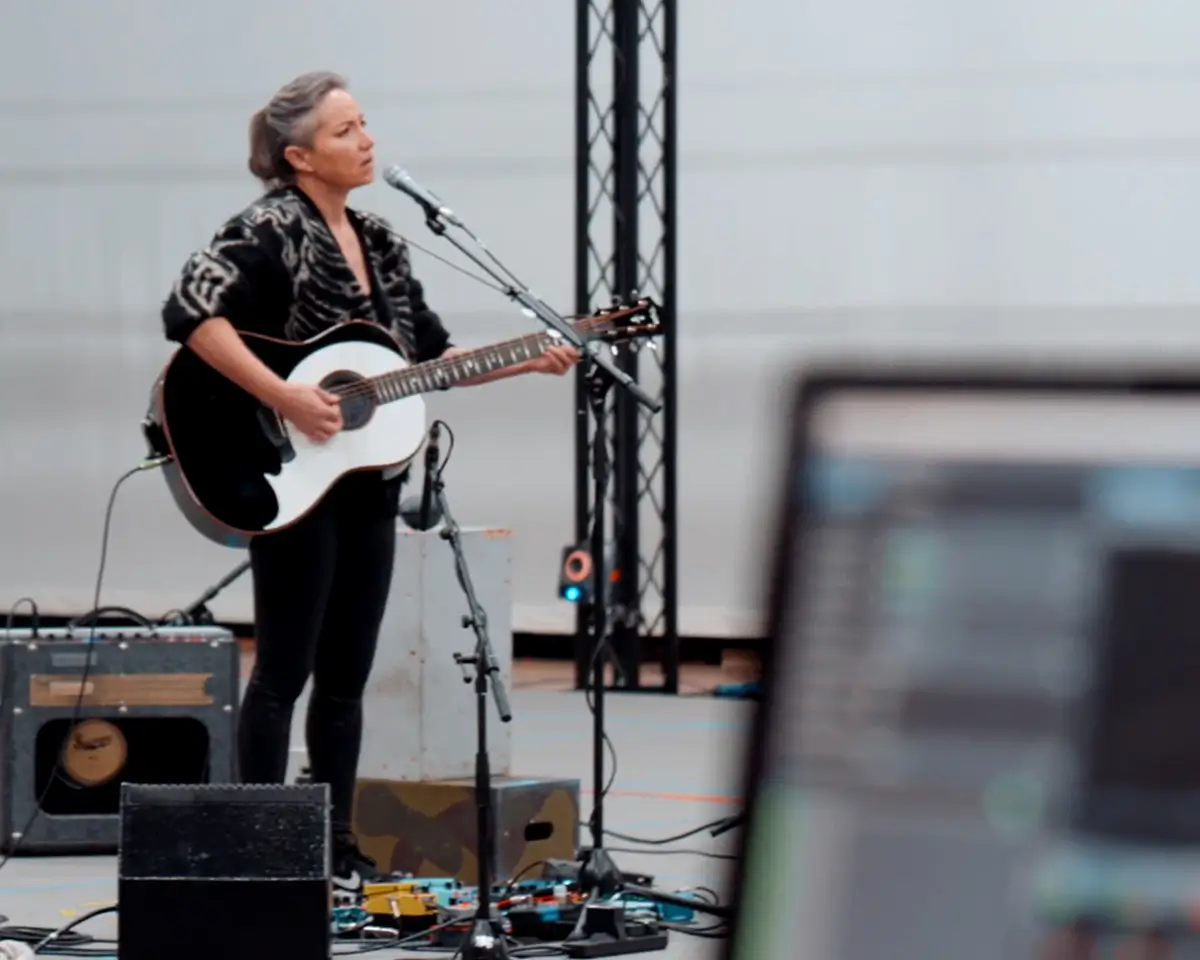 Real Venues. Virtual Performer. Unforgettable Experiences.